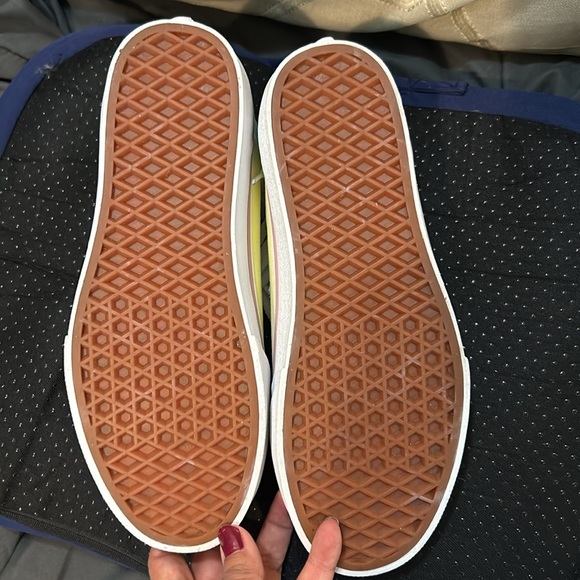 Vans - Picture 6 of 10
